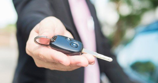 Akü Kaynaklı Kilitlenme Sorunları ve Yeni Nesil Araçlarda Mekanik Kapı Açma Çözümleri